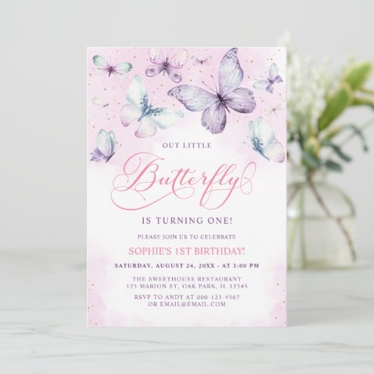 パープルアウトリトルバタフライベビーガール1st誕生日 招待状 (スタンド正面)