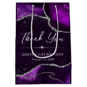 パープルアンドシルバーフェイクグリッターアゲート誕生日 ミディアムペーパーバッグ (裏面)