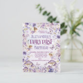パープルウォーターカラーフローラフェアリー第1誕生日 インビテーションポストカード (スタンド正面)