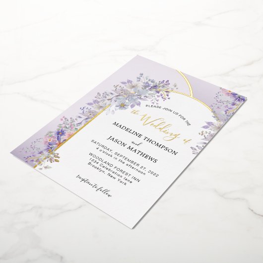 パープルエレガントスモーキーグレーフローラ金ゴールドアー結婚チ 箔招待状 (回転した状態)