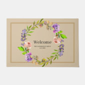 パープルエレガントフローラリースパーソナライズされた歓迎 ドアマット (正面)