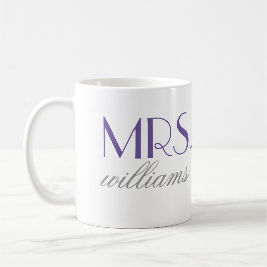 パープルエレガントミセスパーソナライズされた・モノグラ結婚ム コーヒーマグカップ (左)