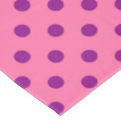 パープルオンピンク水玉模様パターンデザイン テーブルクロス (アングル)
