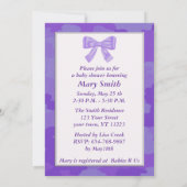 パープルカモフラージパープルボウ赤ちゃんシャワー招待状 招待状 (裏面)