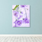パープルカンパネラフラワーズマクロ キャンバスプリント (インサイチュ (ウッドフロア))