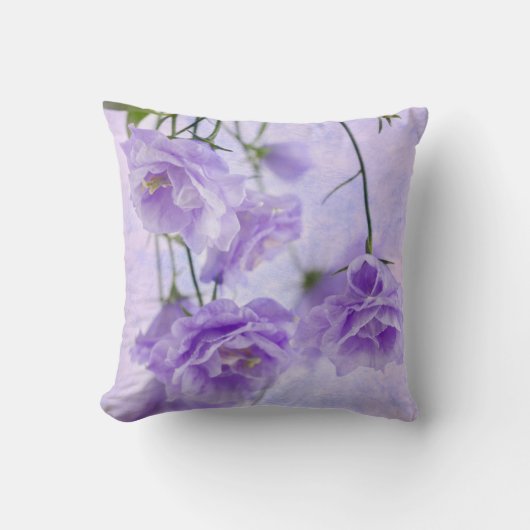 パープルカンパネラフラワーズマクロ クッション (正面)