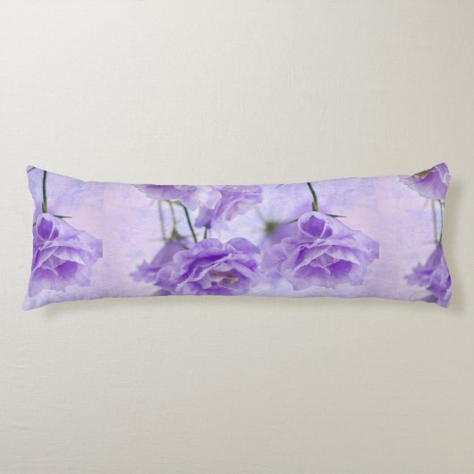 パープルカンパネラフラワーズマクロ ボディピロー (正面)