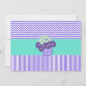 パープルガールズカップケーキブラックボード1歳誕生日 招待状 (裏面)