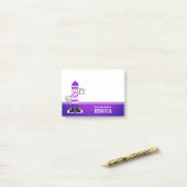 パープルクレヨンパーソナライズされた ポストイット (デスク上)