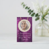 パープルグリッター葬儀記念祈りの言葉フォトカード 名刺 (スタンド正面)