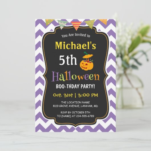 パープルシェブロンキッズハロウィーン誕生日パーティー 招待状 (スタンド正面)