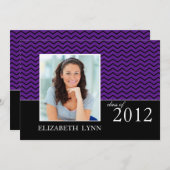 パープルシェブロンフォト卒業パーティー招待状 招待状 (正面/裏面)
