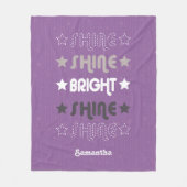 パープルシャイン。シャイン。明るい。シャイン。シャイン。 フリースブランケット (正面)