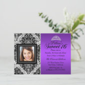 パープルシルバーグリッターダマスク写真甘い16 招待状 (スタンド正面)
