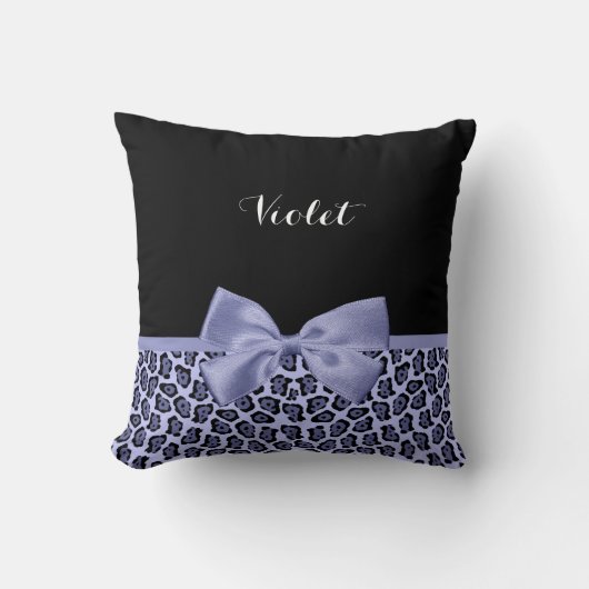 パープルジャガガーリーープリントラベンダーボウ（名前付き） クッション (正面)