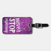 パープルストップグリッタートラベルクイーンを探索しない ラゲッジタグ (正面横)