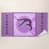 パープルスパークルージムティクスリボン名前をカスタムする ビーチタオル (正面)