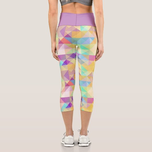 パープルターコイズブルーグリーンピンクアートパターン カプリレギンス (裏面)