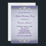 パープルダマスク50th Birthday Partyへの招待 招待状<br><div class="desc">女の紫のエレガントダマスクとフローラ50歳のバースデー縁どタのパートの招待。</div>