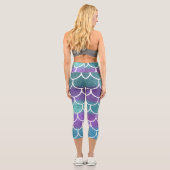 パープルティール(緑がかった色)グリッターマーメイドスキャロプはかりで測 カプリレギンス (裏面)