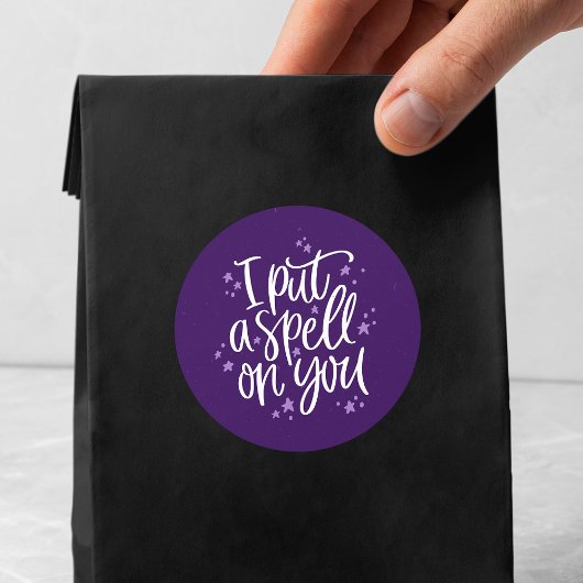 パープルハロウィーンを呪文で綴る ラウンドシール