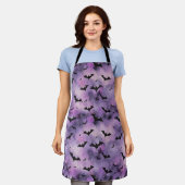 パープルハロウィーンスカイとこうもり-不気味かわいい エプロン (着用した状態)