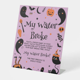 パープルハロウィーンベイビーシャワー私の水がゲームを破った 台座サイン