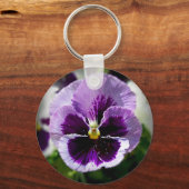 パープルパンシー接写 キーホルダー (正面)
