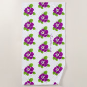 パープルパンジーフラワーサンダーコーブ ビーチタオル (正面)