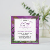 パープルパーソナライズされたフローラ50th誕生日スクエア 招待状 (スタンド正面)