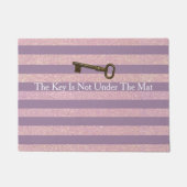 パープルピンクフェイクグリッターストライプズグおもしろいラム ドアマット (正面)