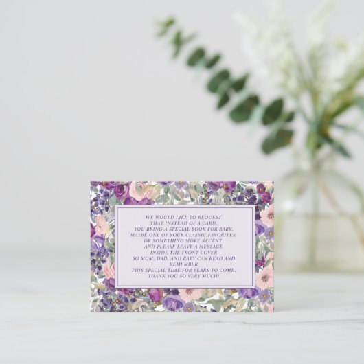 パープルピンクフローラ小さな女の子赤ちゃんシャワーブック エンクロージャーカード (スタンド正面)
