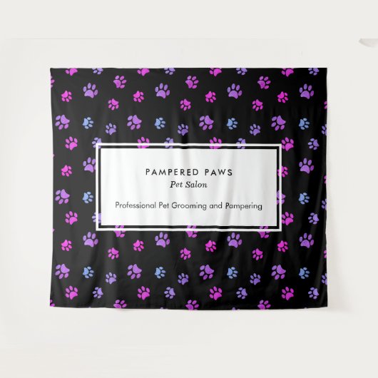 パープルピンクブルーポープリントズプロフェッショナルペットサロン タペストリー (正面(横))