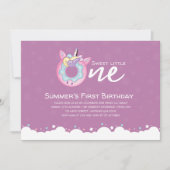 パープルピンク赤ちゃんガールスウィートワン誕生日ドーナツ 招待状 (正面)