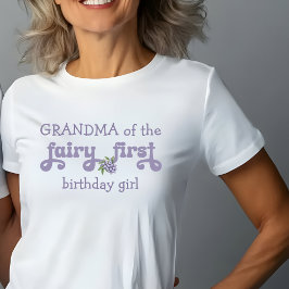 パープルフェアリーのおばあちゃんの最初のいちごの誕生日 Tシャツ