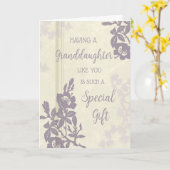 パープルフラワーズグランドドーター誕生日 カード (黄色い花)