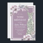 パープルフローラダイヤモンドドレス女性70誕生日 招待状<br><div class="desc">パープルフローラエレガントダイヤモンドドレス60番目の誕生日招待状マッチングコレクションのニッチとネストストア。デザイン提供： https://www.etsy.com/shop/SmallHouseBigPony</div>