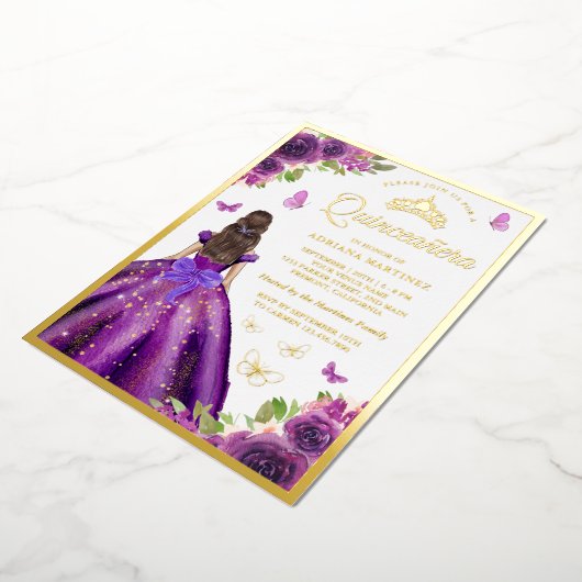 パープルフローラドレスバタフライキンセアニェラ金ゴールド 箔招待状 (回転した状態)