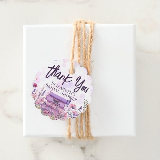 パープルブックスタック ワイルドフラワー バタフライ スクリプト フェイバータグ (インサイチュ)