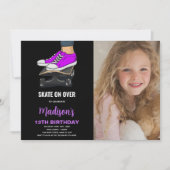 パープルブラックフォトスケートボード誕生日招待状 招待状 (正面)