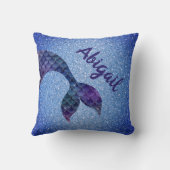 パープルブルーグリッターマーメイドテール名前をカスタムする クッション (裏面)
