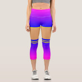 パープルブルーショーツ&ソックス – イエロースポーストライプのツ カプリレギンス (正面)