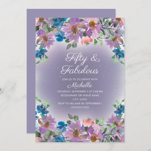 パープルブルーフローラウィメンズフィフティーファブラス誕生日 招待状 (正面/裏面)