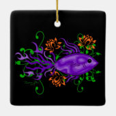 パープルベッタフィッシュロータスフラワーズ水中競技アート セラミックオーナメント (裏面)