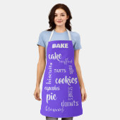 パープルベーキングワーズキッチンエプロン エプロン (着用した状態)