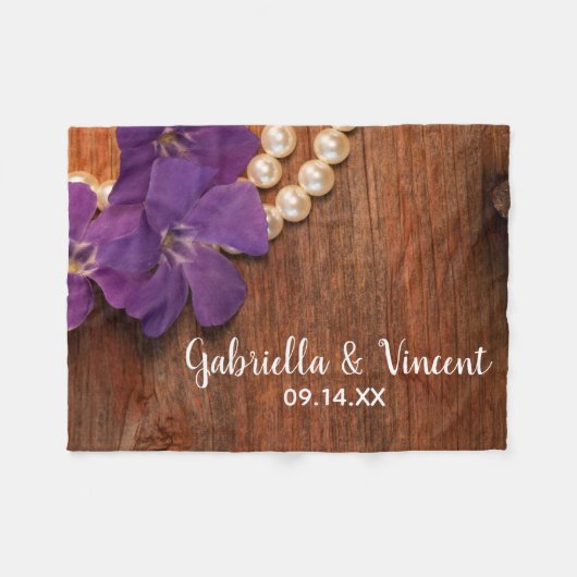 パープルペリウィンクルとパールズカントリー結婚バーン フリースブランケット (正面(横))