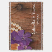 パープルペリウィンクルパールスバーンドウッドカントリーウェディング スローブランケット (正面縦)