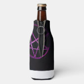 パープルペンタグラム缶クーラー ボトルクーラー (ボトル裏面)