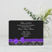 パープルボウ付き卒業式ダマスクデザイン 招待状 (スタンド正面)