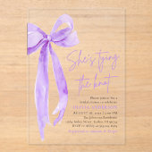 パープルボウ彼女は結び目のブライダルシャワー アクリル招待状 (正面)